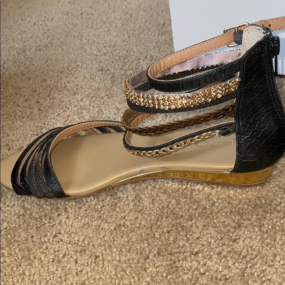 sandals - Picture 11 of 12